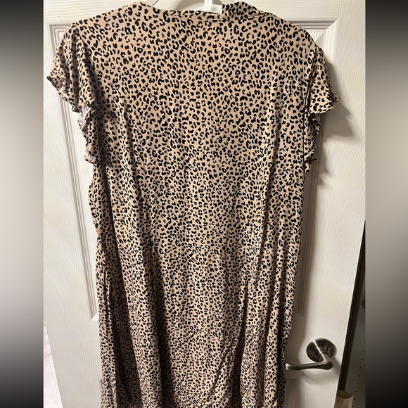 Cheetah dress - Picture 3 of 4